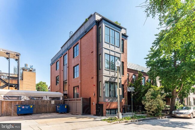 Primary Photo - 1775 Swann St NW