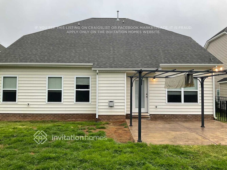 Building Photo - 1628 Ridgehaven Rd