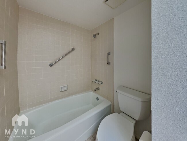 Building Photo - 8176 E Del Cuarzo Dr