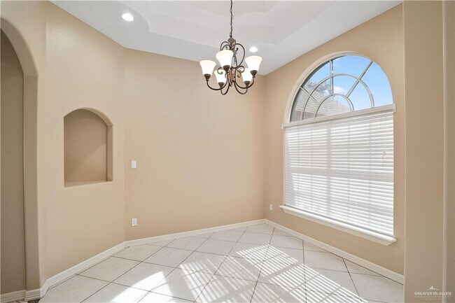 Building Photo - 23 Ora St