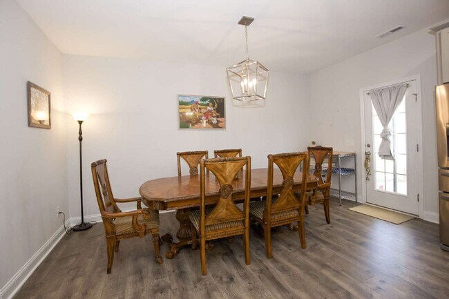 Building Photo - "Spacious 4-Bedroom Gem with 3 Full Baths - 2344 Sq Ft of Comfort on Stackhouse Drive!"