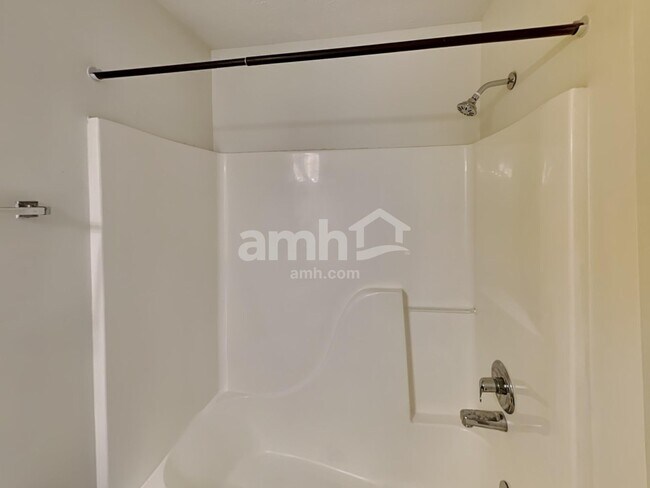 Building Photo - 615 Glen Valley Trl