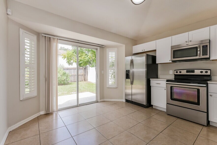 Building Photo - 2614 Lansbury Pl