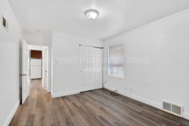 Building Photo - 2352 Rockdale Ave