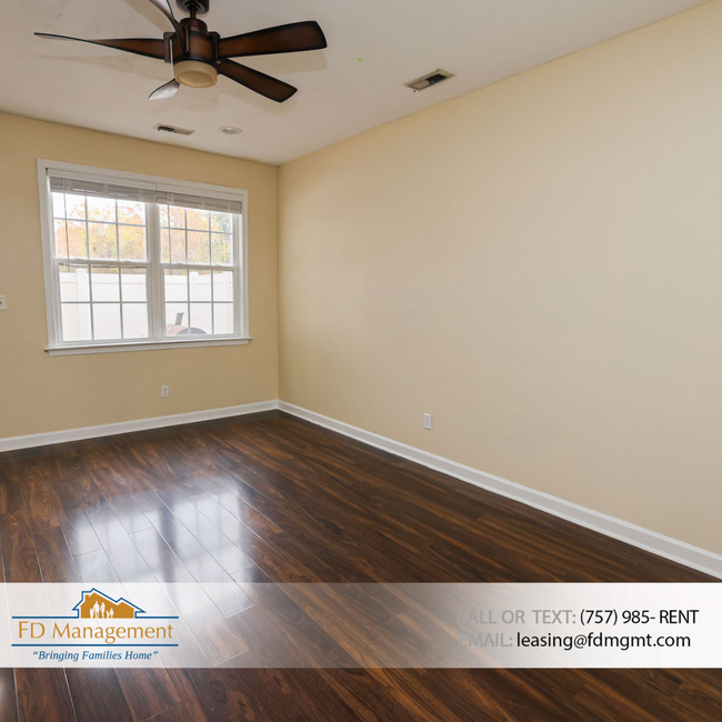 Building Photo - 3br close to bases and shopping with minim...