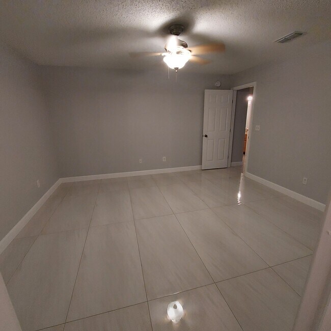 Building Photo - 4722 Fireside Dr