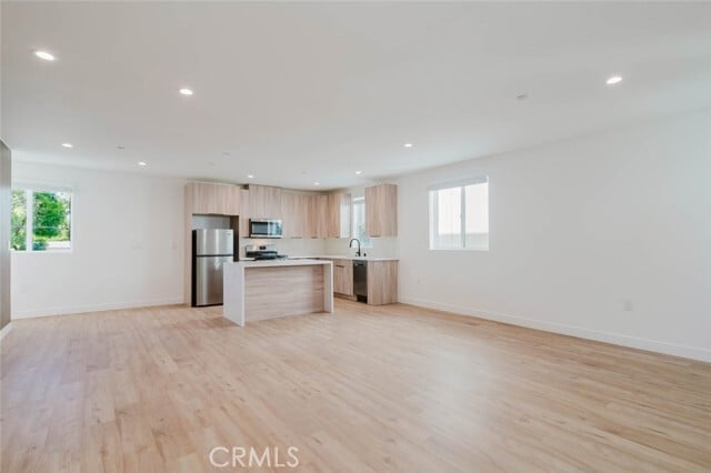 Building Photo - 5654 Cartwright Ave