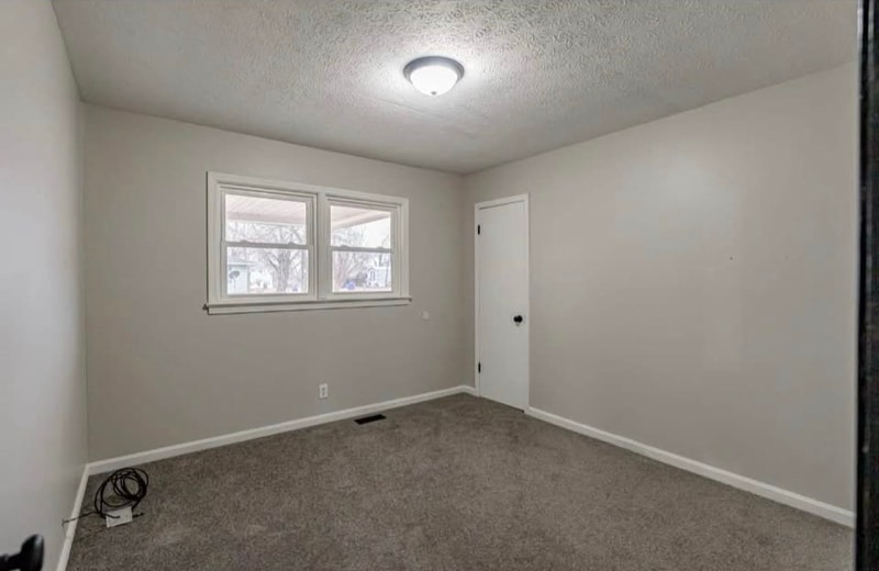 Building Photo - 505 W Walnut St