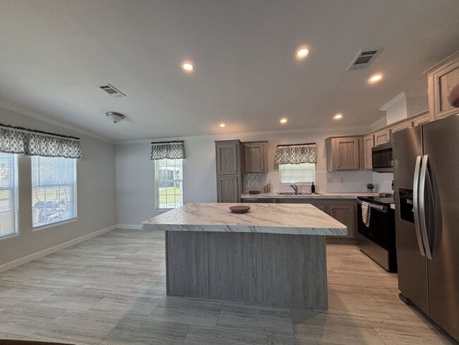 Building Photo - 2 Kimberly Ct