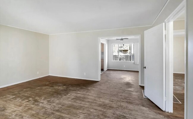 Building Photo - House