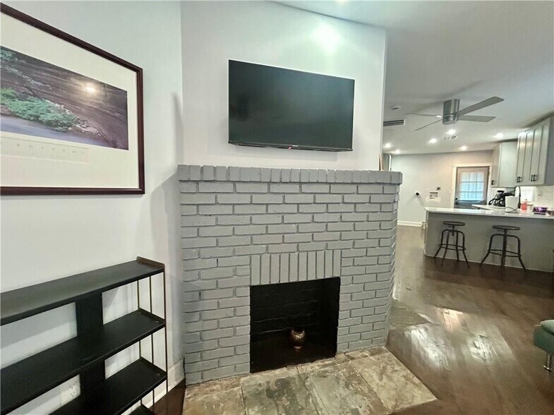 Building Photo - 551 Culberson St SW