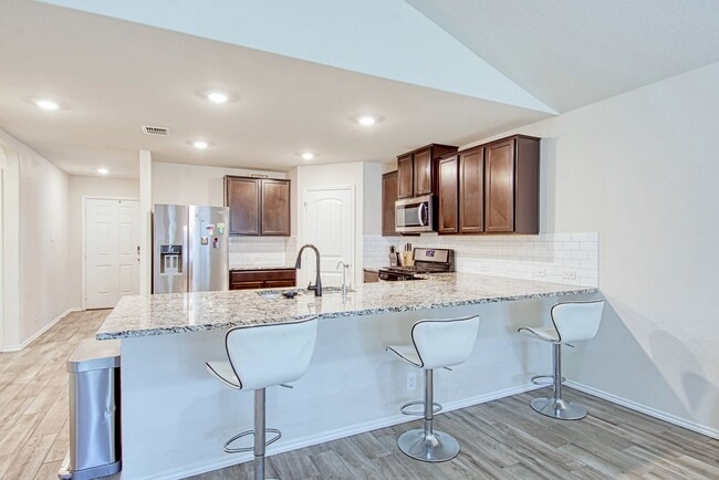 Building Photo - Kendall Brook Unit 1B