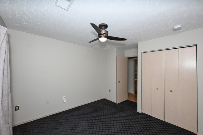 Bedroom (View 2) - 1460 Buckingham Gate Blvd