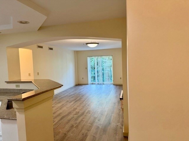 Building Photo - 175 Cottage St