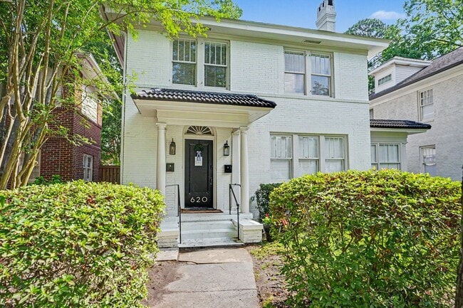 Building Photo - 620 E 48th St