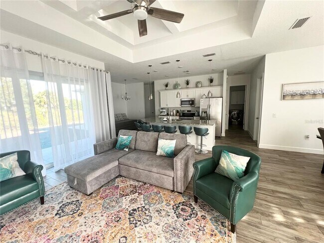 Building Photo - 8224 Leopold Ave