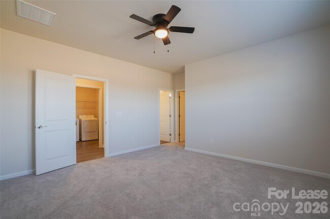 Building Photo - 1403 Caracara Ct