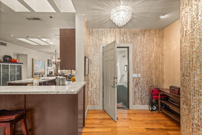 Building Photo - 227 Midland Ave