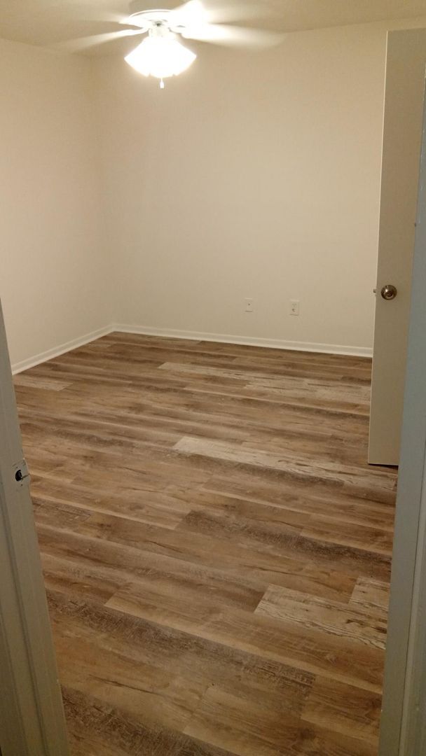 Building Photo - Modern 2-Bed, 1-Bath Oasis with Central Ai...