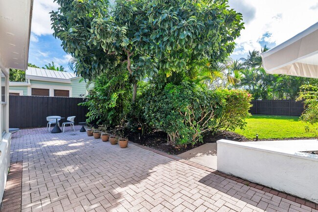 Building Photo - 439 28th St