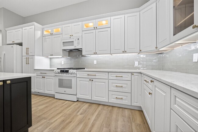 Building Photo - 3117 Cedar Knolls Dr