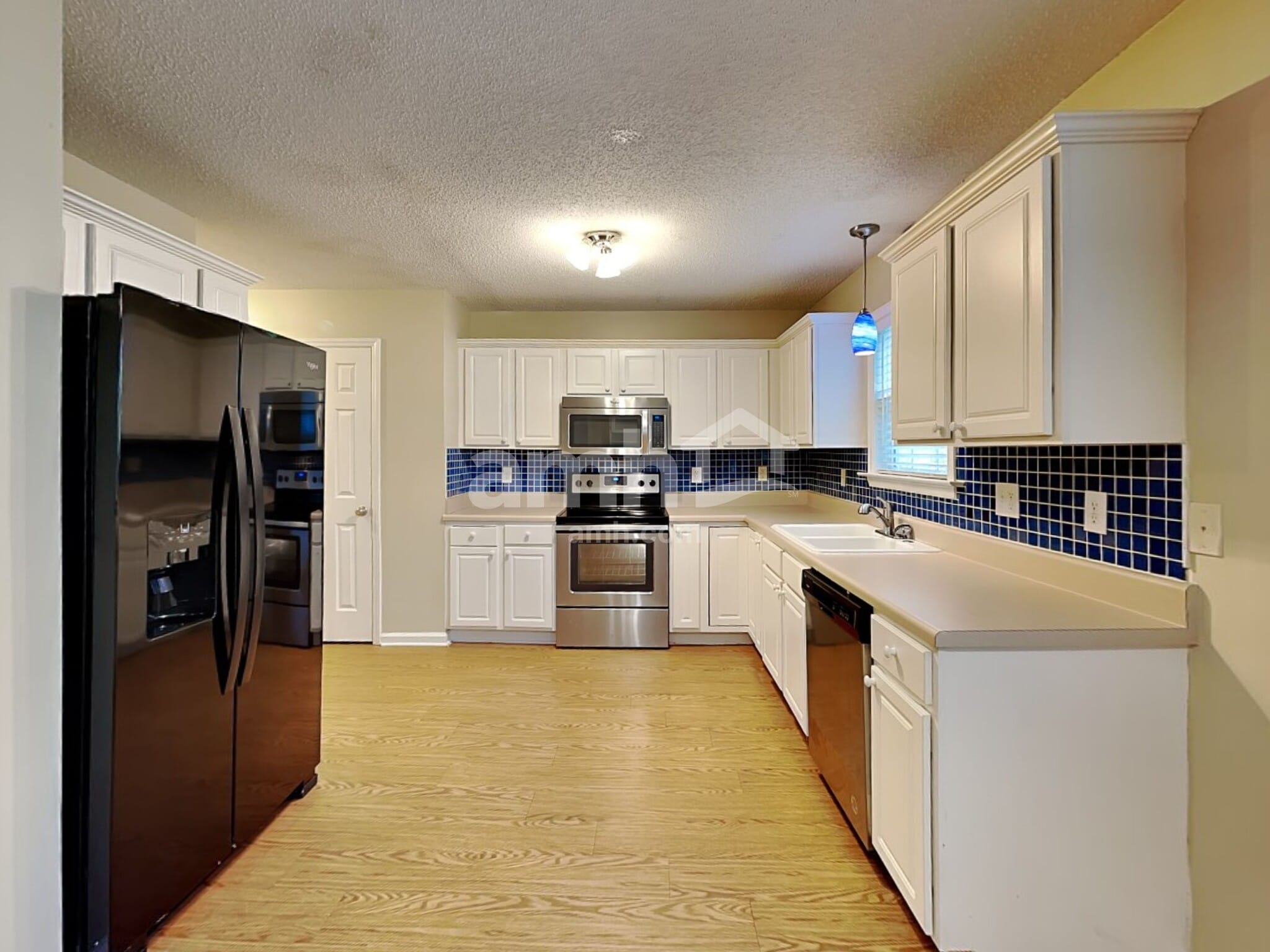 Building Photo - 104 Trailing Oak Trl