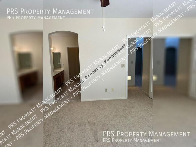 Building Photo - 2363 W Comstock Dr