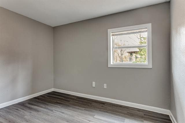 Building Photo - 1612 Woodview Dr