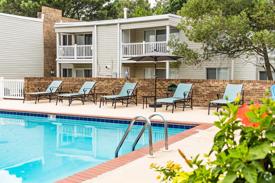 Pool - Woodberry Forest