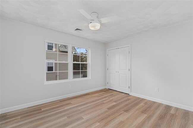 Building Photo - 45 Windsor Rd