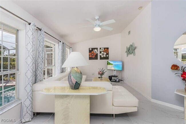 Building Photo - 2308 SE 27th St