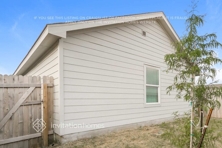 Building Photo - 13719 Bucket Way