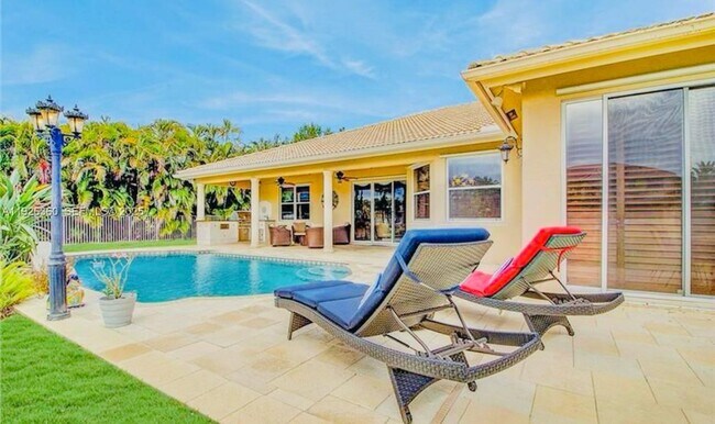 Building Photo - 5015 Stillwater Terrace