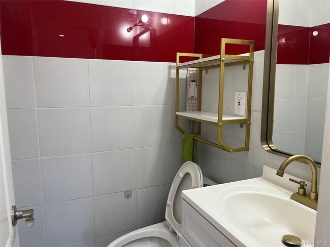 Building Photo - 43-12-43157 157th St