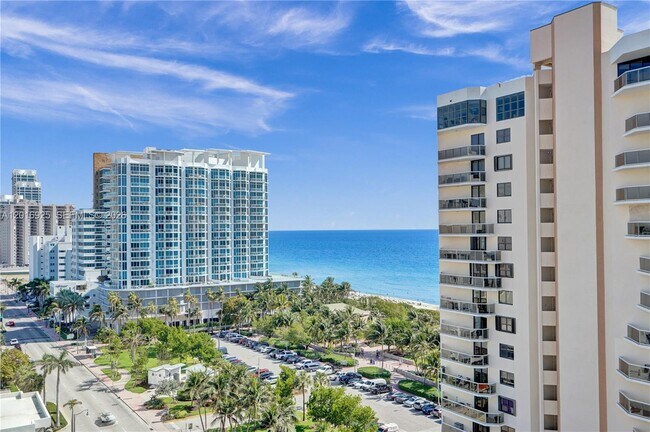 Building Photo - 6422 Collins Ave