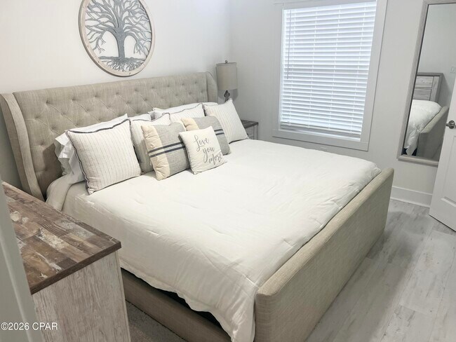 Building Photo - 7813 N Lagoon Dr