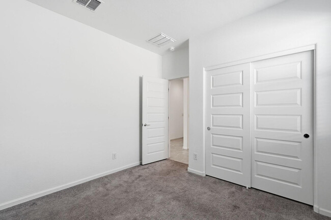 Building Photo - 2440 W Bowker St