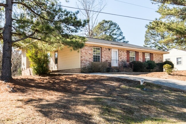 Building Photo - 108 Forestwood Dr