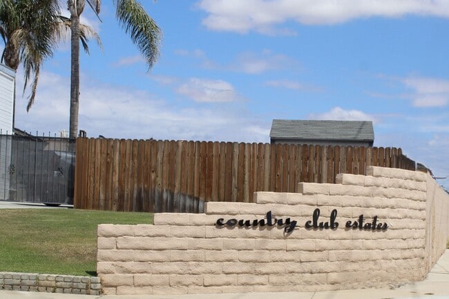 Building Photo - Unique Bakersfield Home for Rent Bakersfiled Country Club