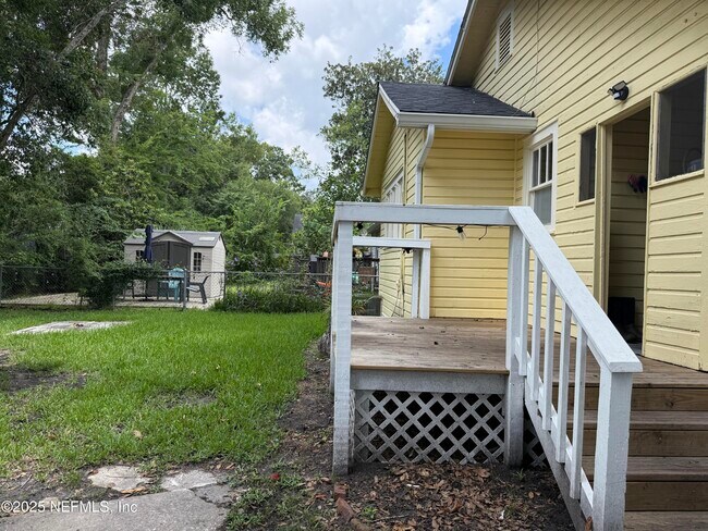 Building Photo - 4012 Myra St
