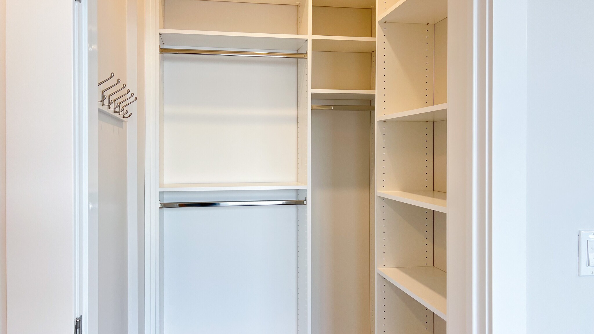 Building Photo - 131 Cambridge St