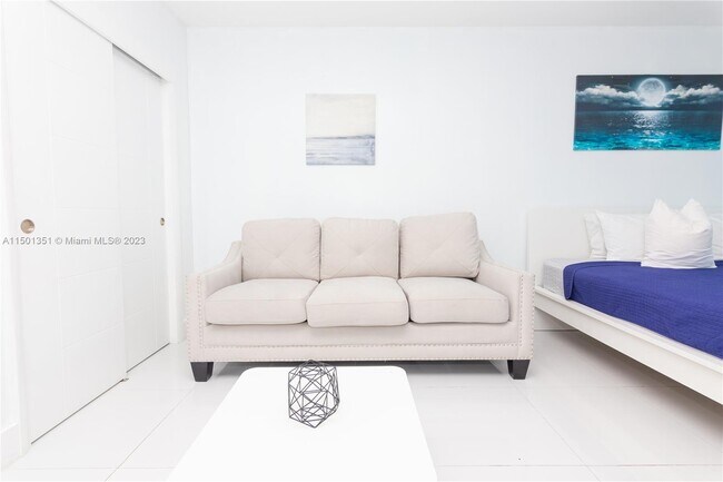 Building Photo - 5445 Collins Ave