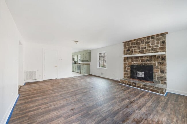 Building Photo - 228 Newcomb Dr