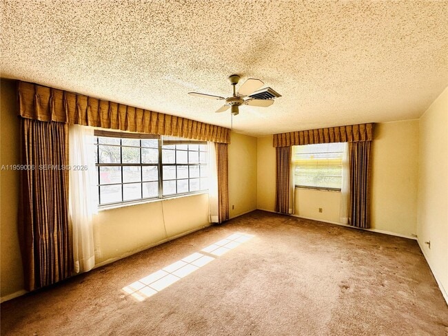 Building Photo - 2601 NE 32nd St