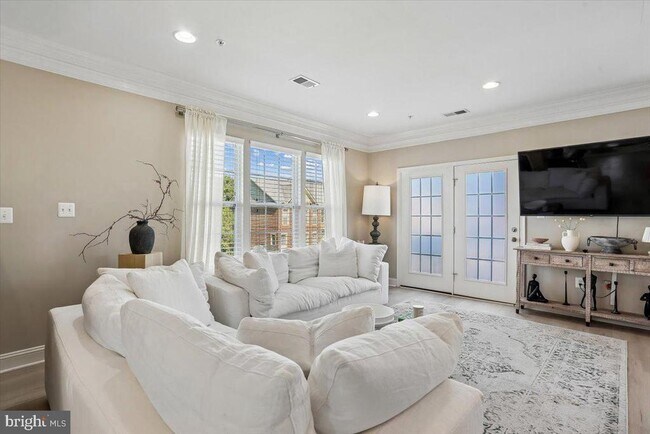 Building Photo - 402 Orchard Ridge Dr