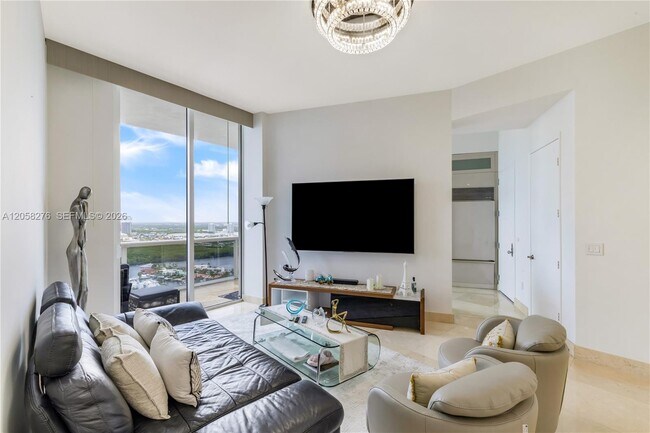 Building Photo - 16001 Collins Ave