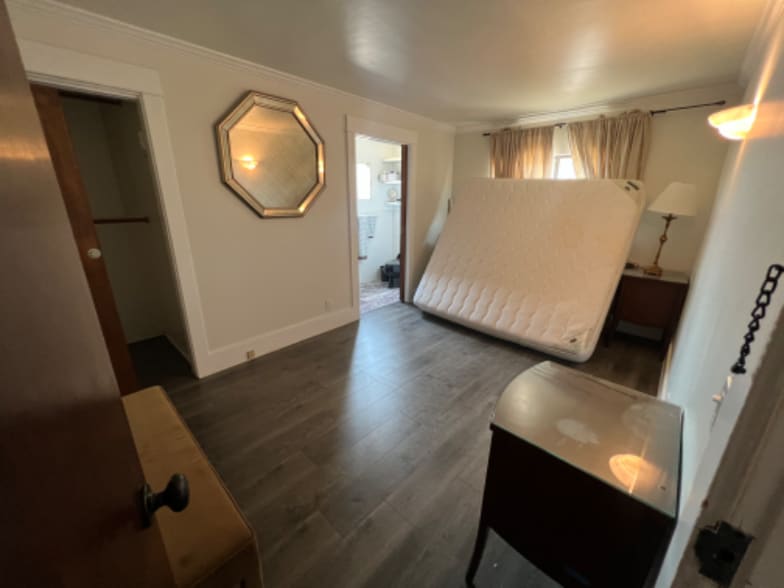 Building Photo - 16521 Normandie Ave