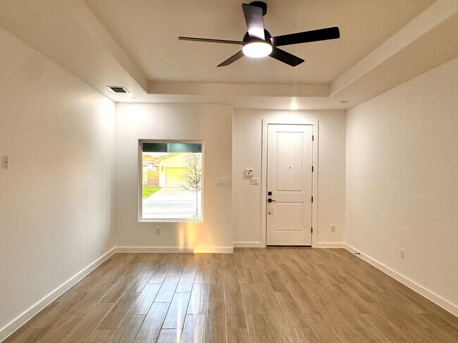 Building Photo - 1012 amezquita Dr