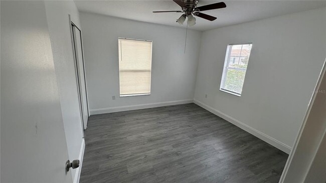 Building Photo - 2437 Hassonite St