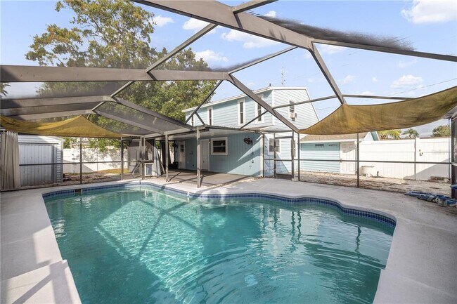 Building Photo - 6001 S Himes Ave